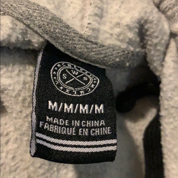 No limits hooded sweater - Picture 3 of 3